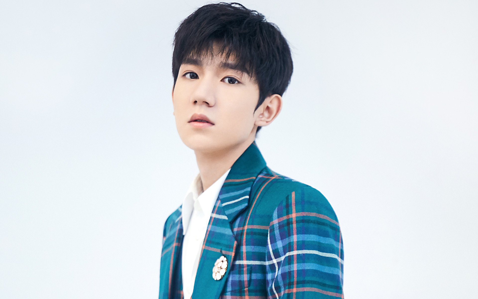 皇马锋霸独闯龙潭，德甲劲旅轰然倒下！本泽马连续破门直指王座，尼斯爆冷让德国颤抖