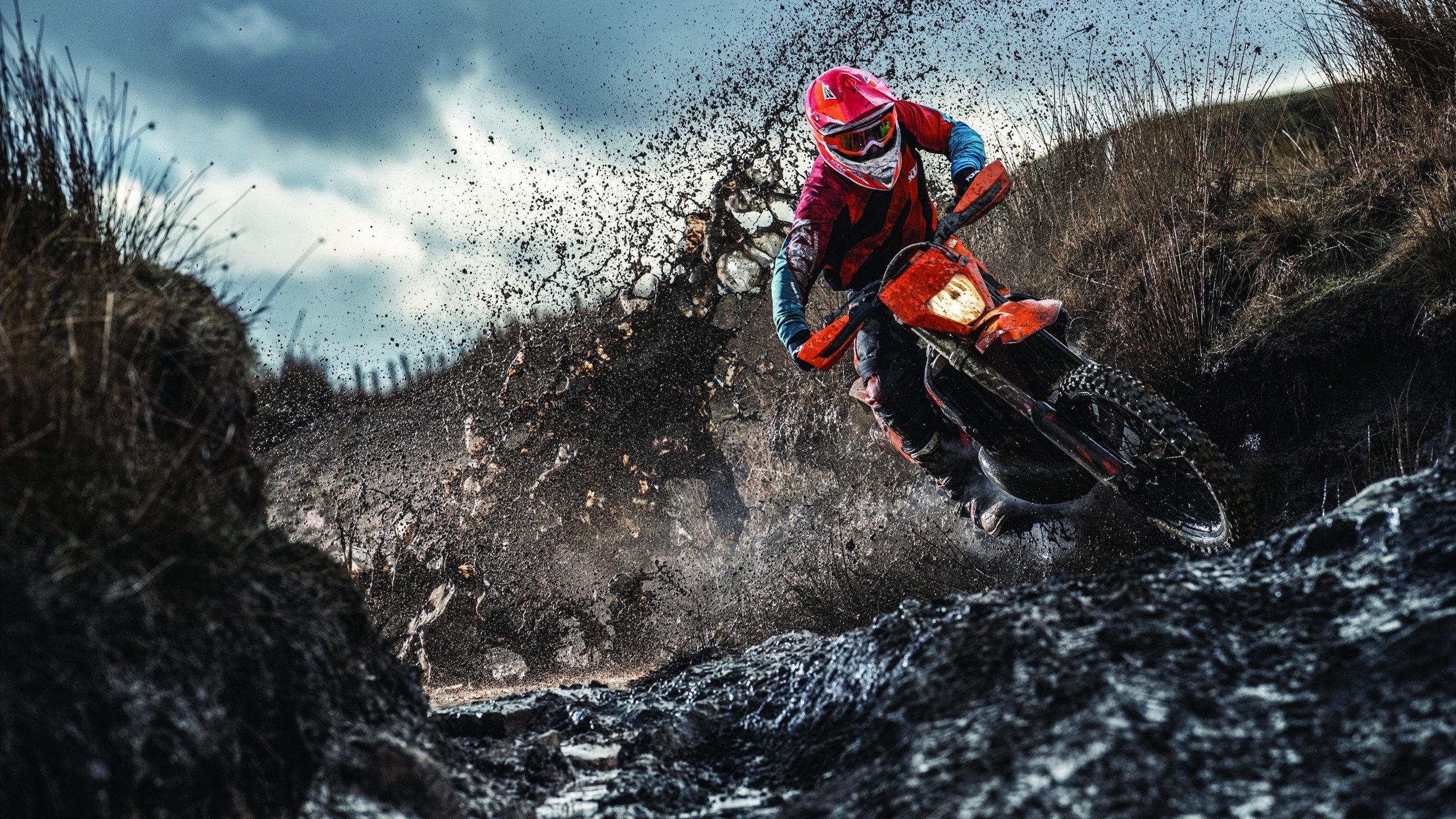 破冰之战,暴雨中的粤港澳德比,深圳如何撕裂三十年枷锁